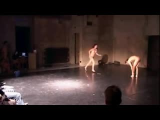 naked actors in experimental theater